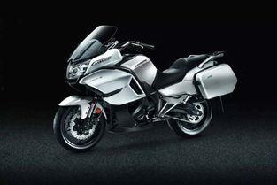 国产春风与宝马对比视频  第3张